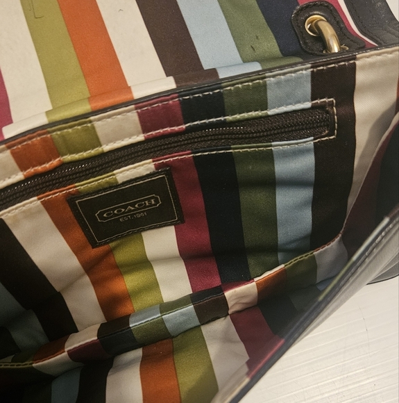 RARE Authentic Coach Black Leather Flap Shoulder Bag–Gold Hardware - Picture 10 of 12